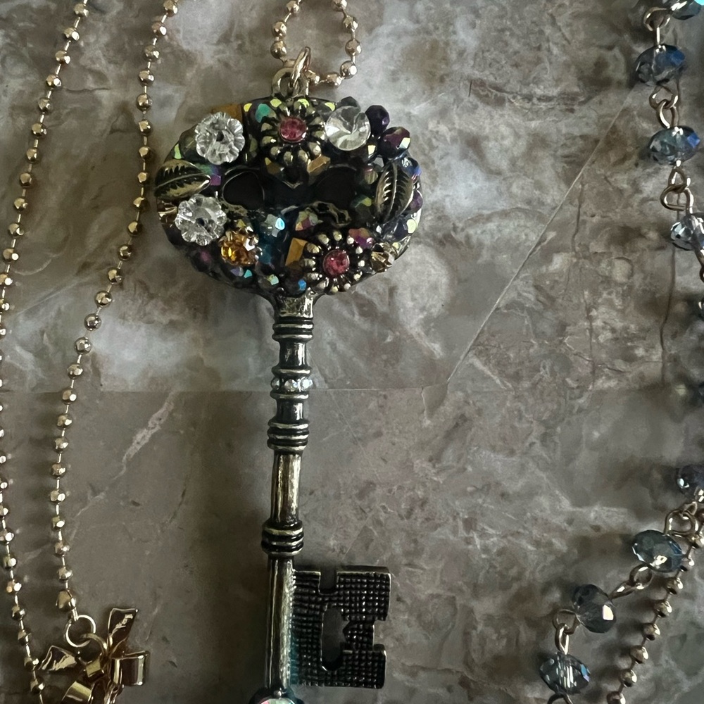 Vintage Style Key Pendant Necklace NWT